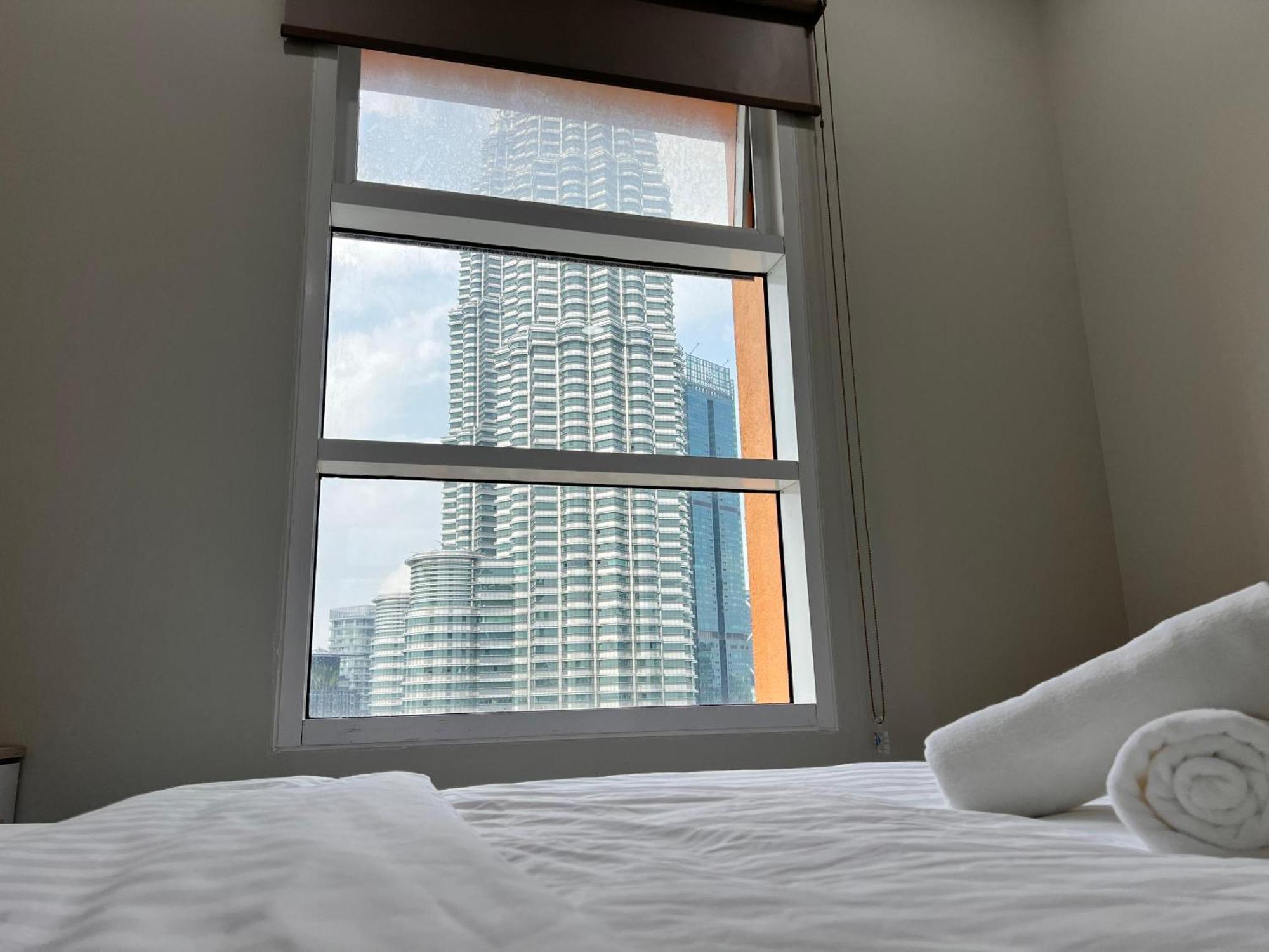 Sky Suites At Klcc By Mitstay Kuala Lumpur Luaran gambar