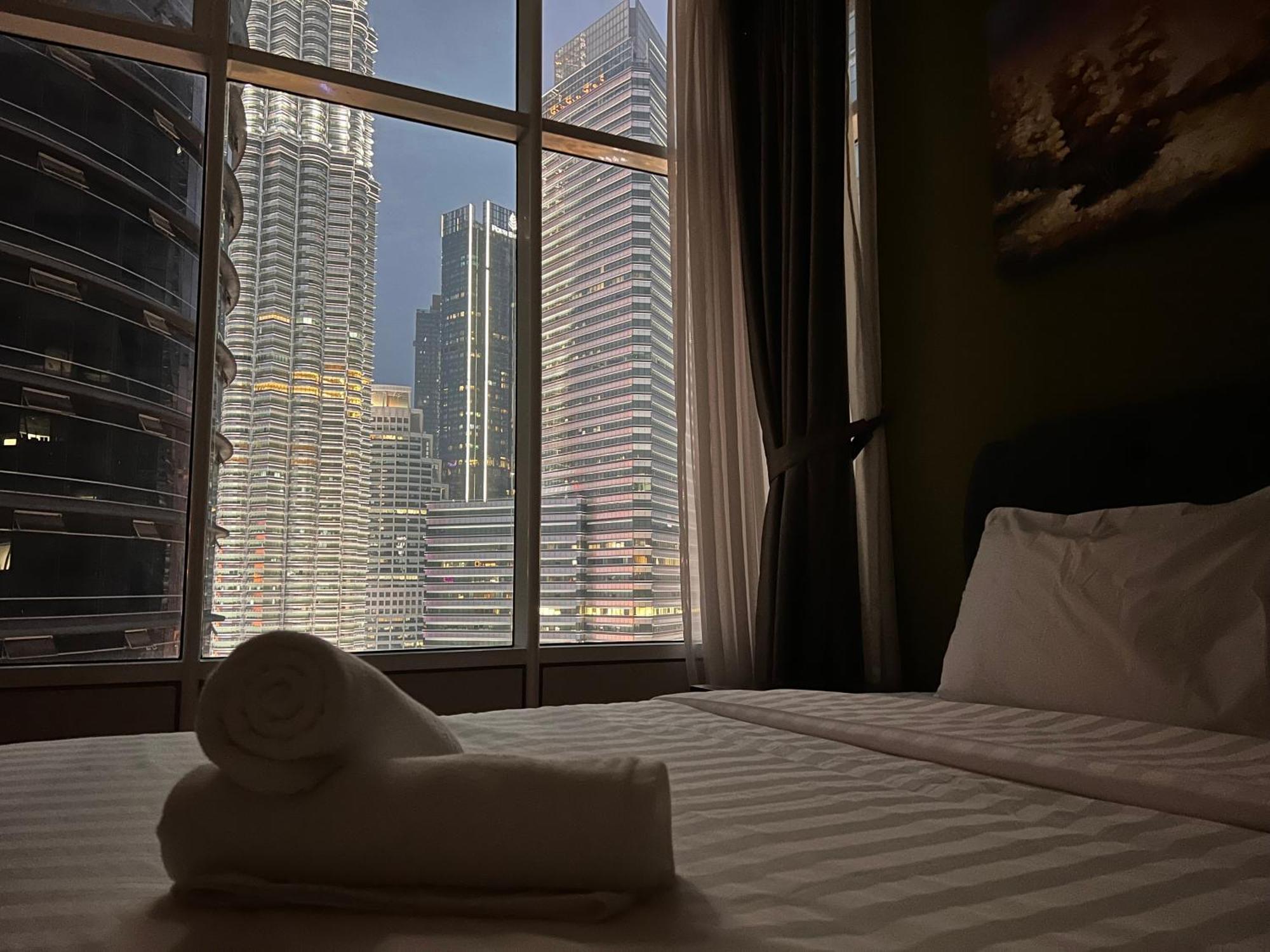Sky Suites At Klcc By Mitstay Kuala Lumpur Luaran gambar