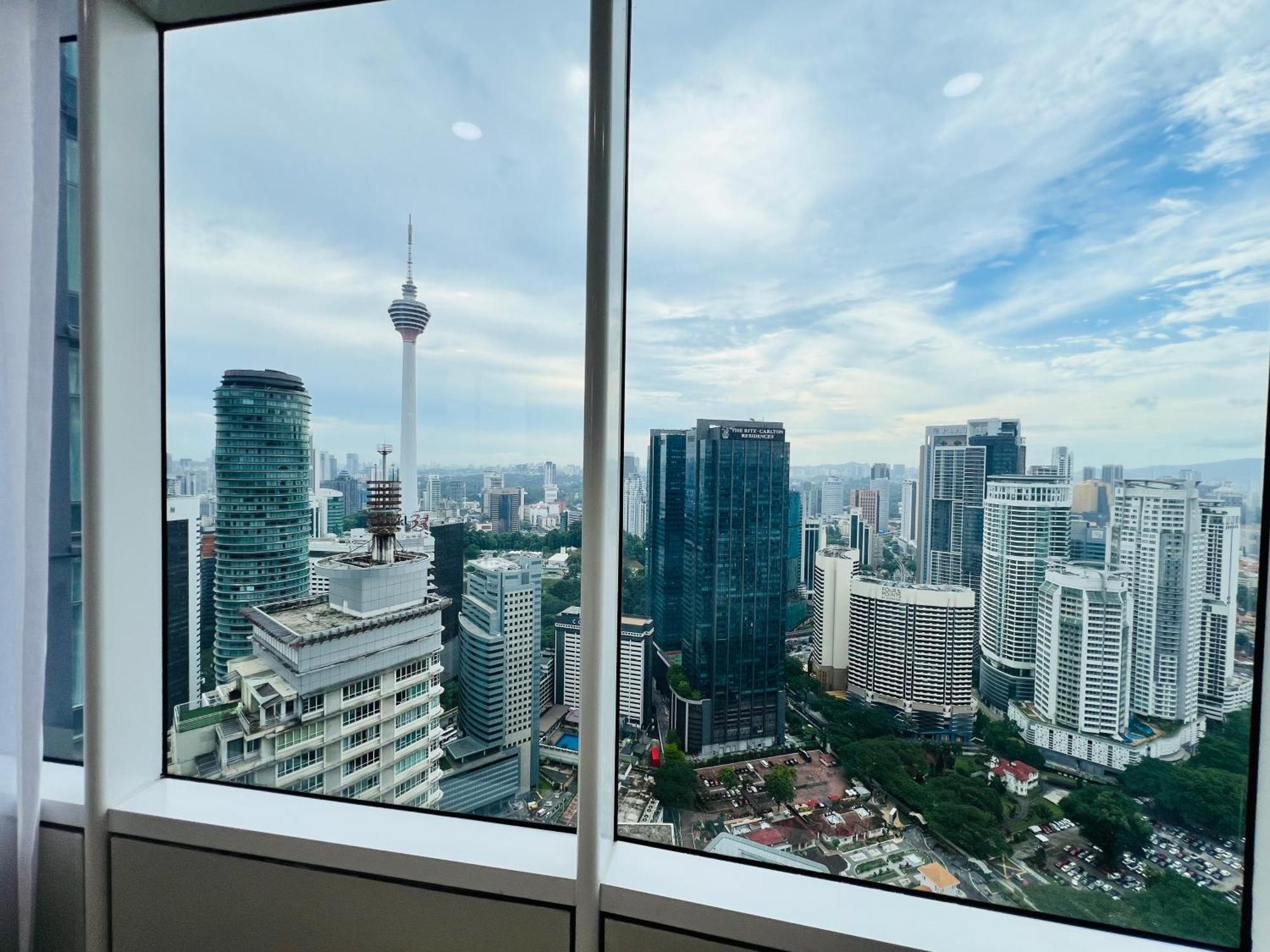 Sky Suites At Klcc By Mitstay Kuala Lumpur Luaran gambar